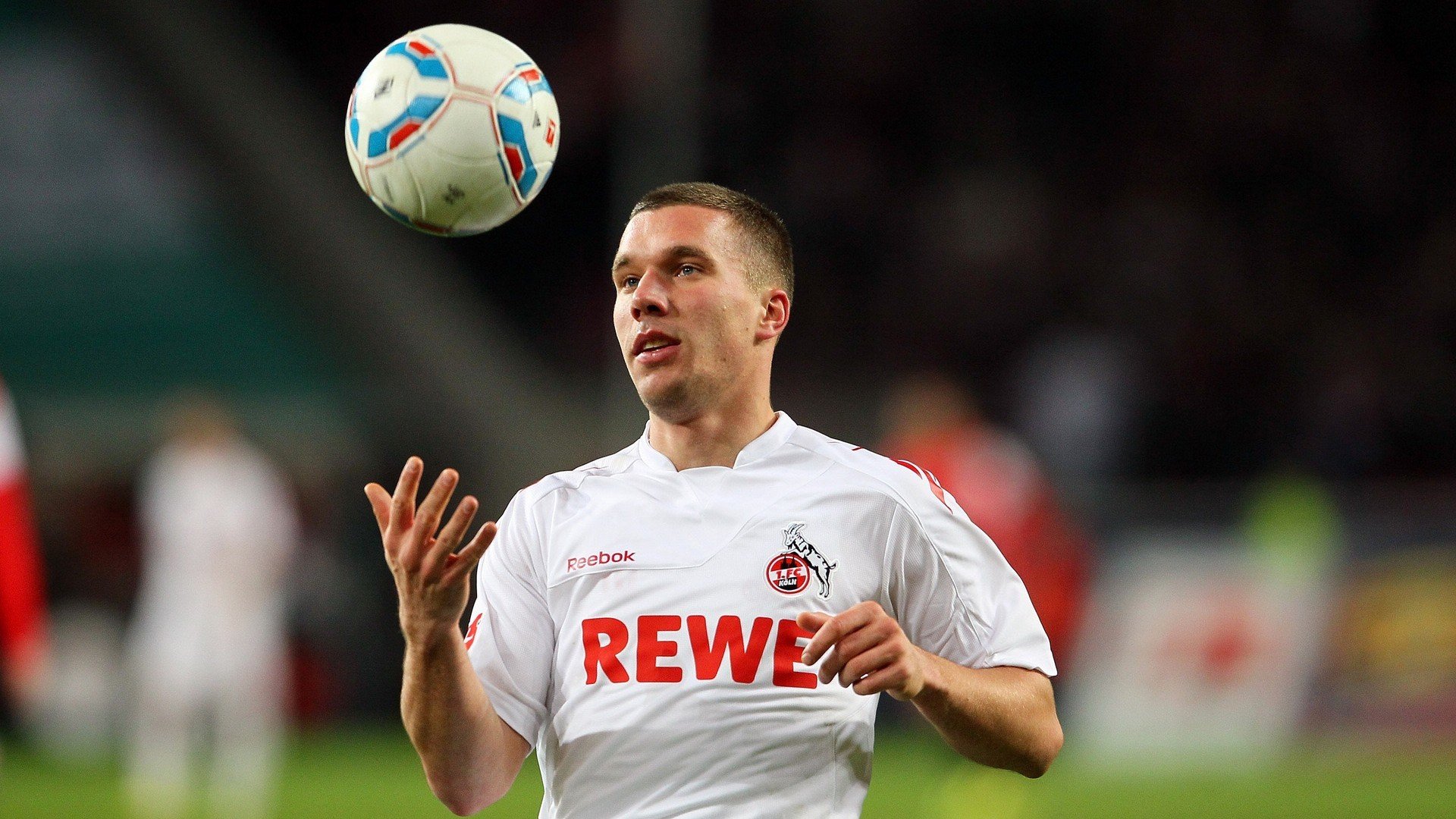 美国队中场罗德里格斯在巴黎奥运会上展现出强大的组织能力,罗德里格斯足球运动员